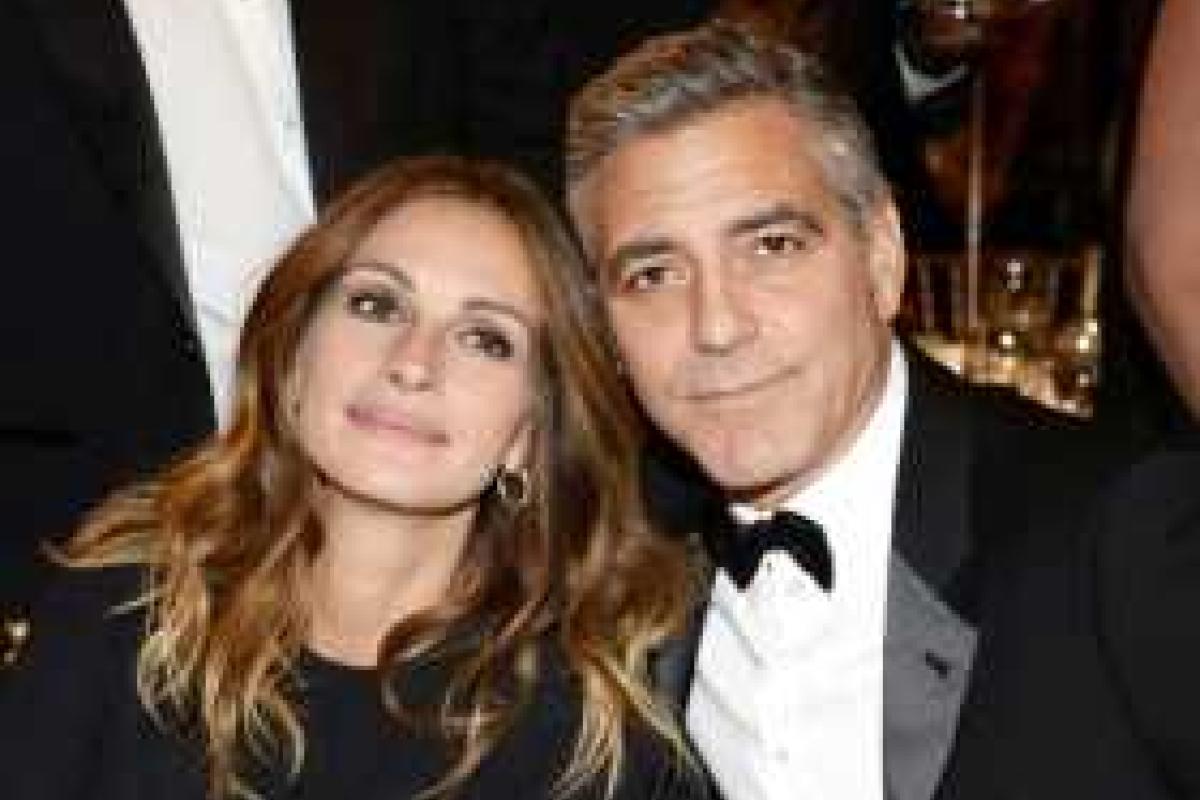 Джулия Робертс и Джордж Клуни катались на авто и пели песни