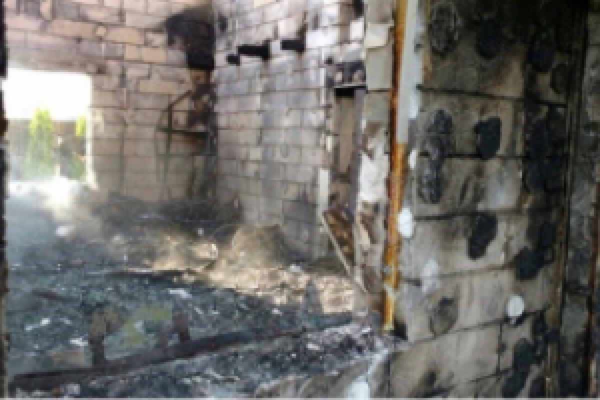 На Киевщине продолжается ликвидация пожара в доме престарелых На Киевщине продолжается ликвидация пожара в доме престарелых