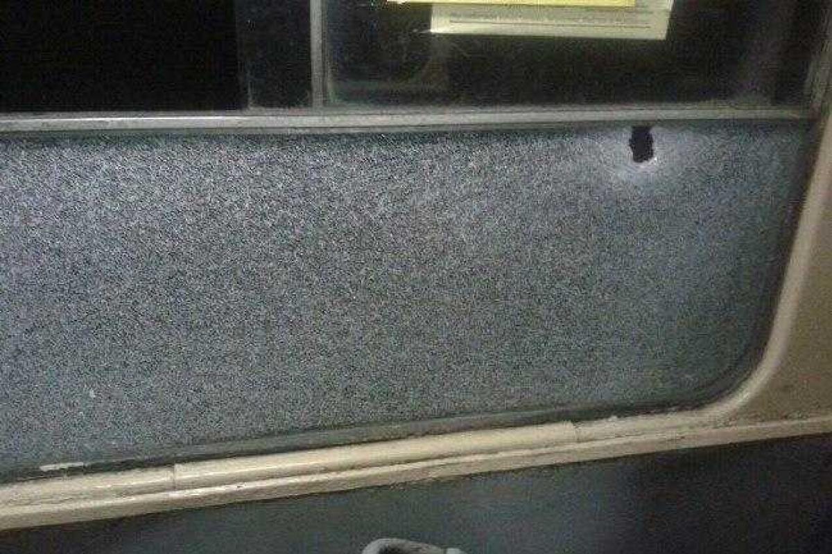 В Харькове обстреляли трамвай - соцсети В Харькове обстреляли трамвай - соцсети