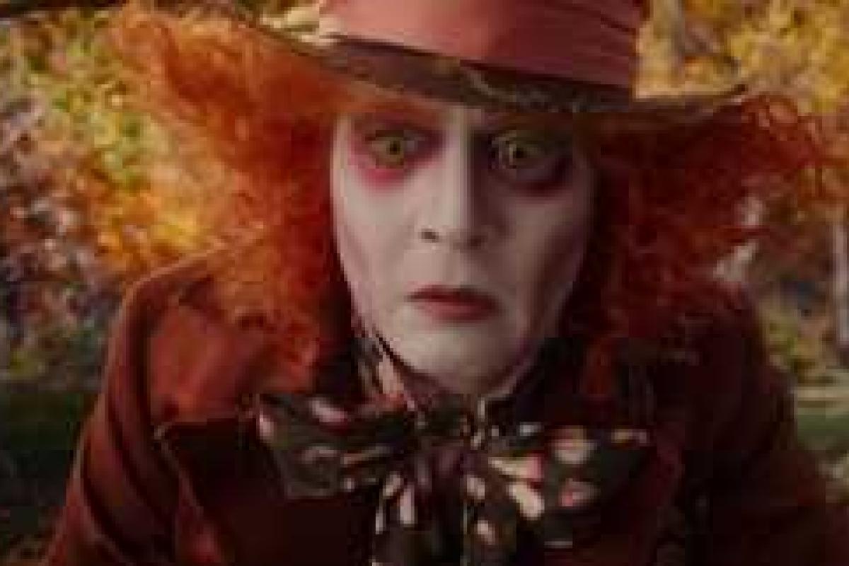 Фильм "Алиса в Зазеркалье" провалился в прокате из-за развода Джонни Деппа