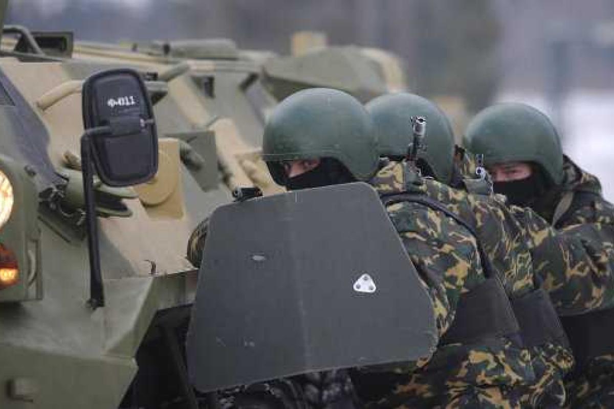 Кремль отправляет в Донбасс национальную гвардию РФ Кремль отправляет в Донбасс национальную гвардию РФ
