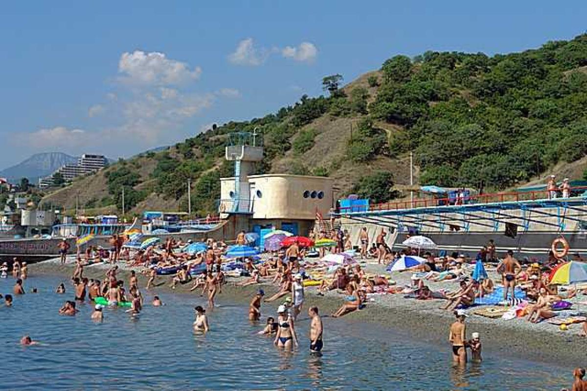 Жители Алушты заплатят 100 рублей за вход на «бесплатный» пляж  Жители Алушты заплатят 100 рублей за вход на «бесплатный» пляж