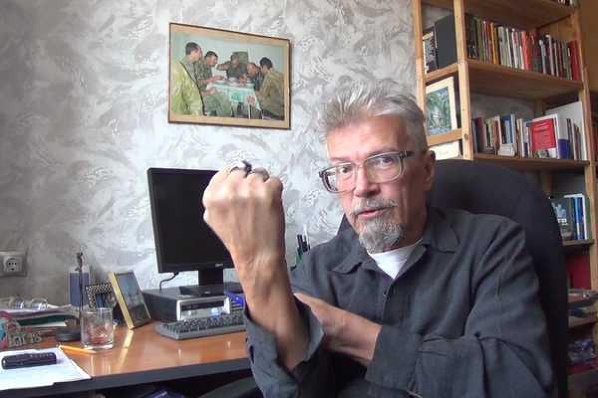 Лимонов: Чтобы Украина заткнулась, нужно нанести ей чудовищное военное поражение Лимонов: Чтобы Украина заткнулась, нужно нанести ей чудовищное военное поражение