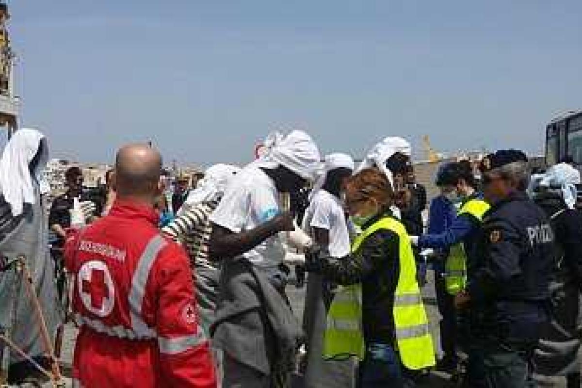 В Средиземном море пропали 84 мигранта