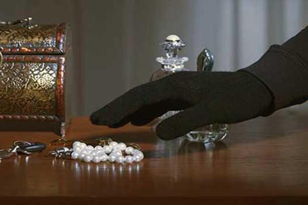 Жители Горловки под видом переселенцев обворовывают квартиры в Краматорске, - соцсети Жители Горловки под видом переселенцев обворовывают квартиры в Краматорске, - соцсети