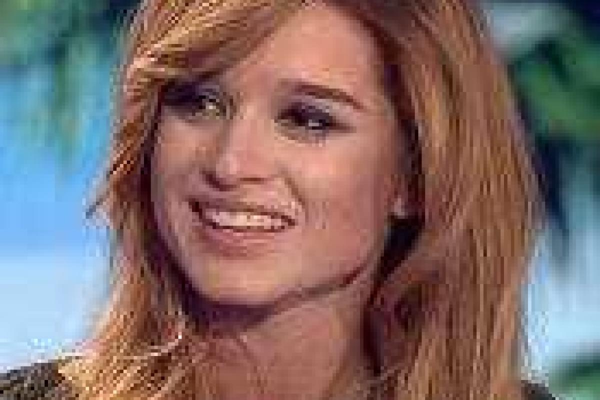 Антифанат грозится изнасиловать Ксению Бородину   