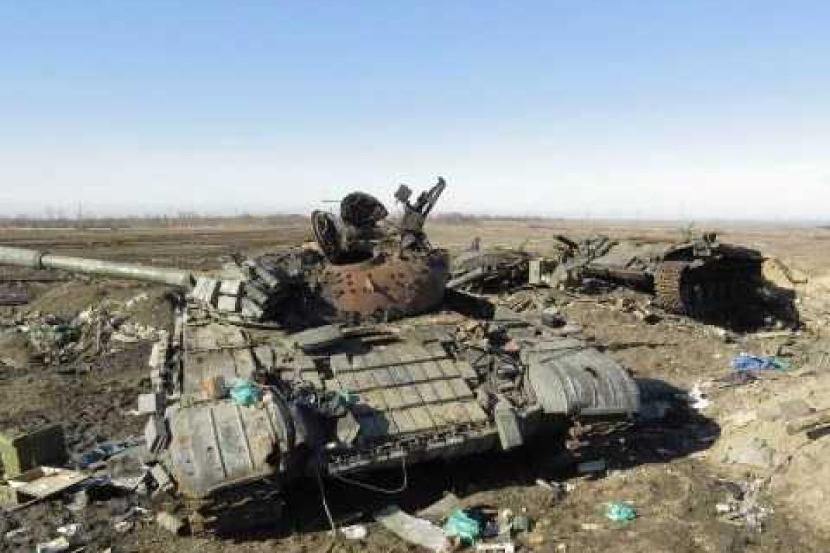 В зоне АТО обнаружили подбитый российский танк