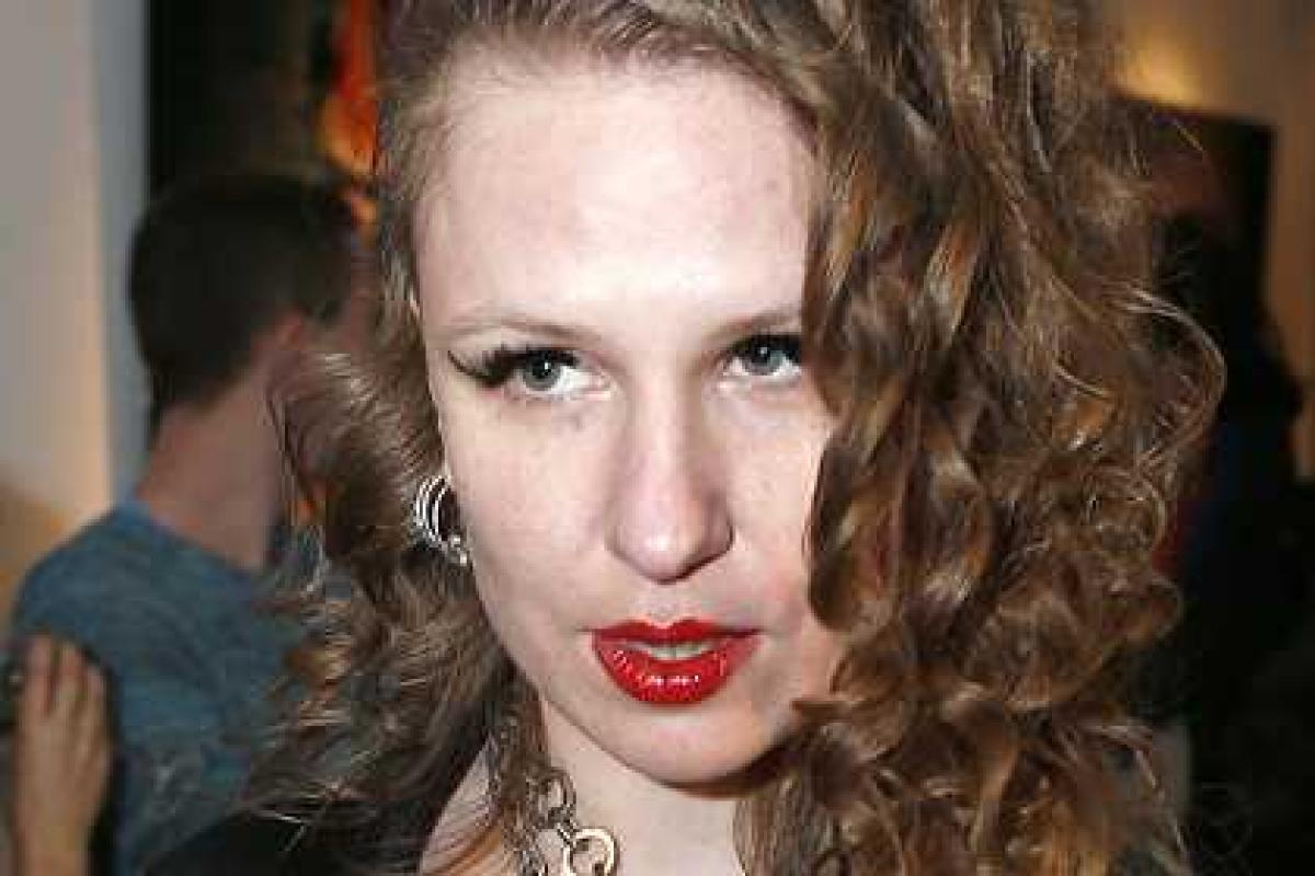 Валерия Гай Германика показала снимок новорожденной дочери 