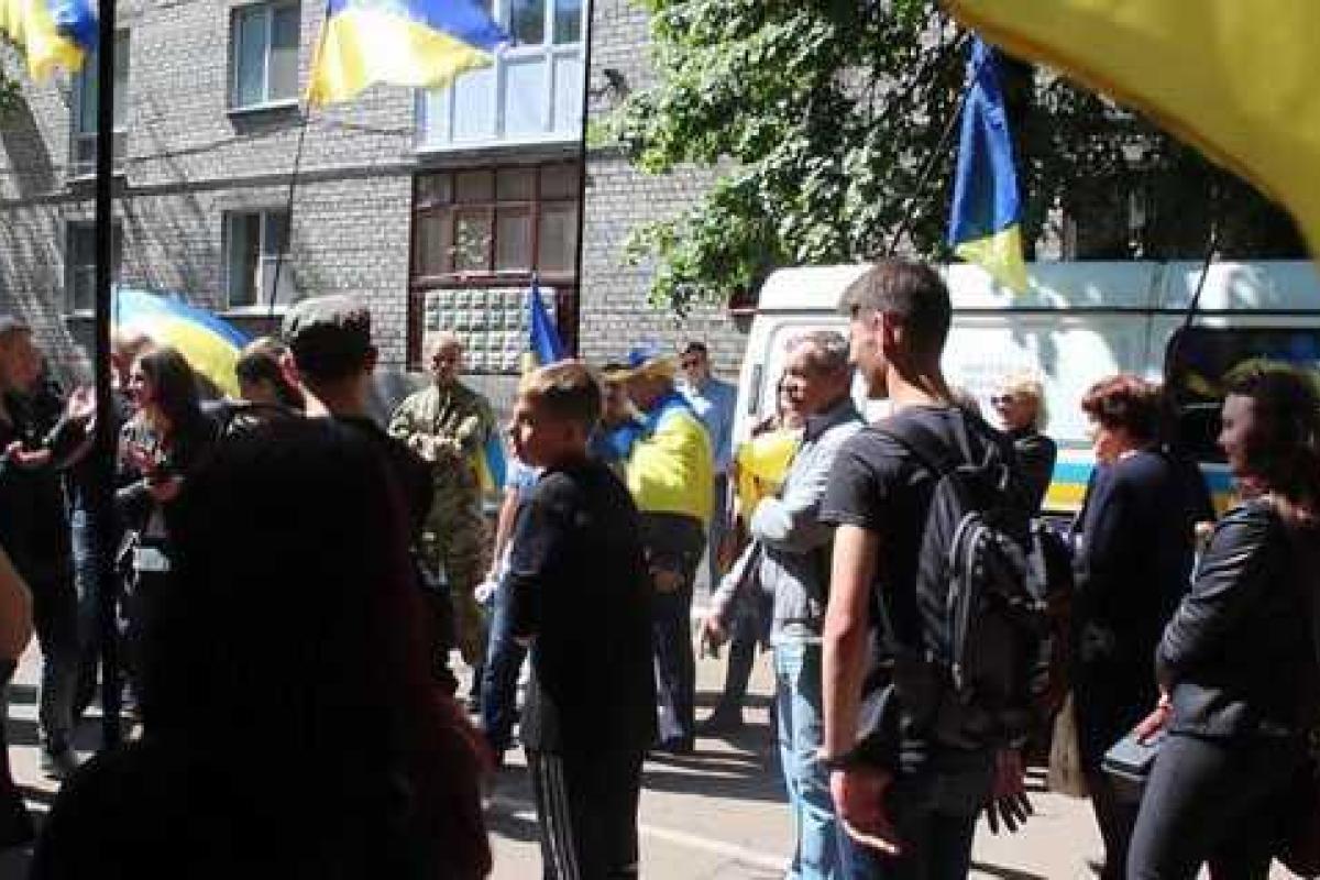 В полиции рассказали о "судьбе" жителя Славянска, который пришел на "Марш мира" с зеленкой