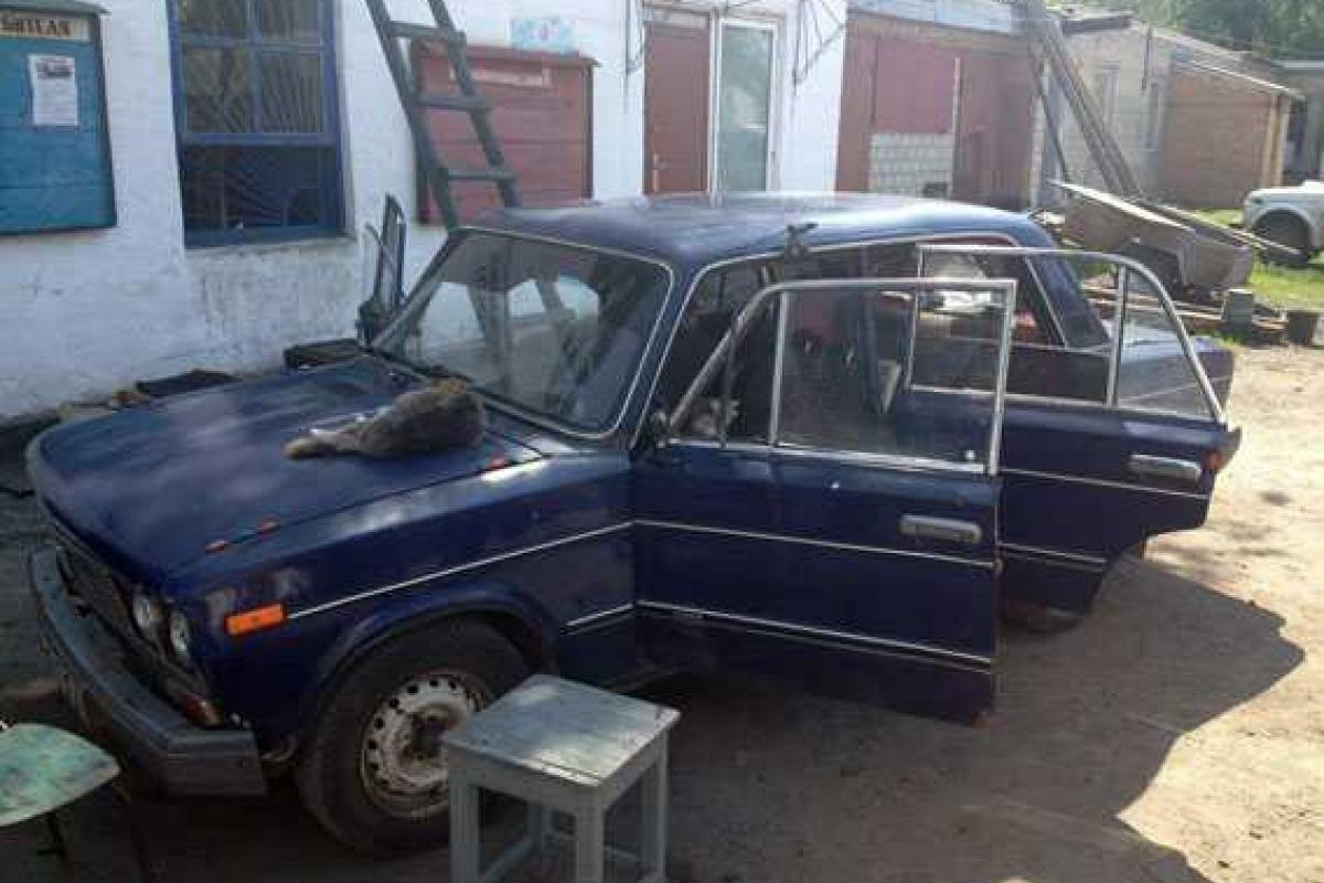 В прифронтовой Красногоровке прогремел взрыв: поврежден автомобиль и здание магазина В прифронтовой Красногоровке прогремел взрыв: поврежден автомобиль и здание магазина