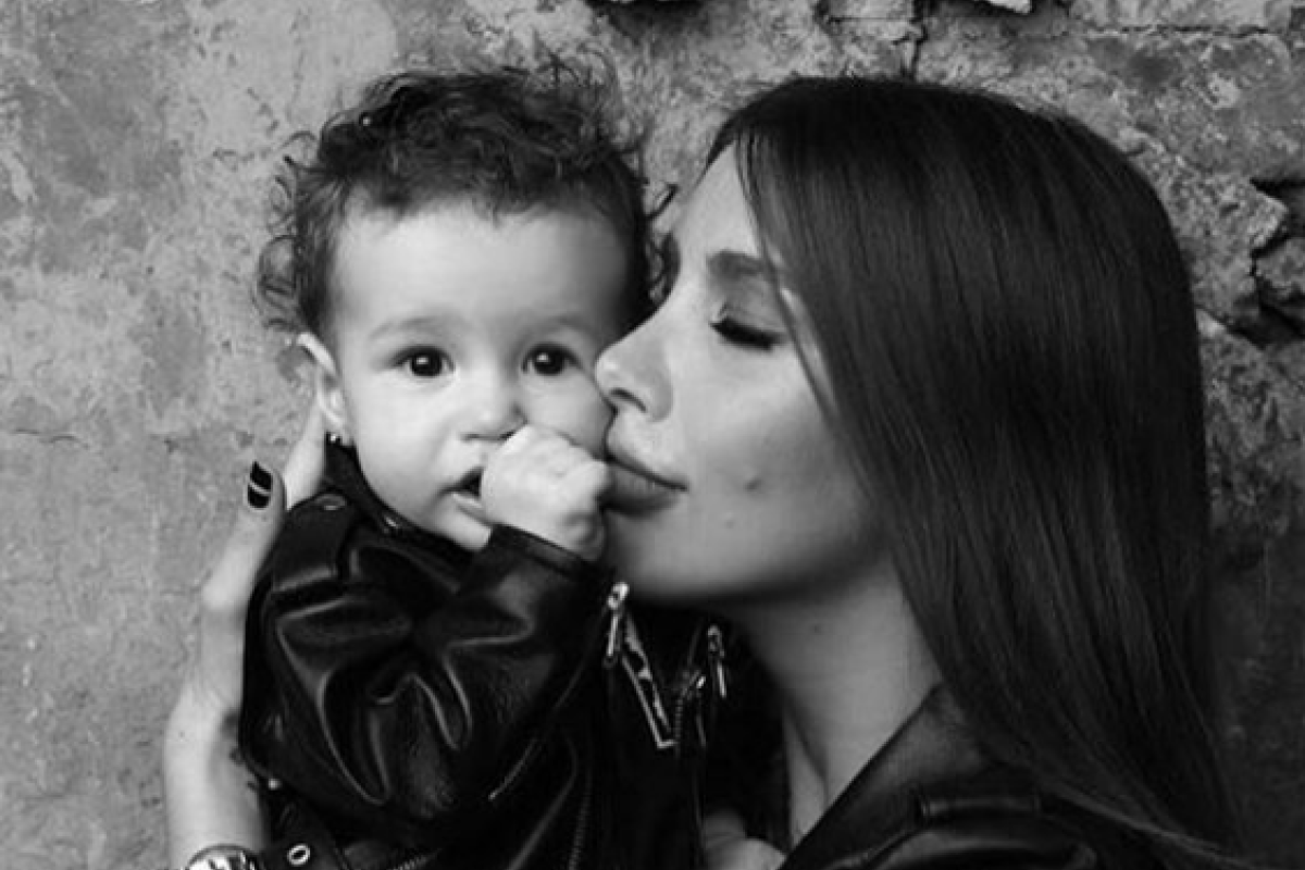 Кети Топурия впервые показала лицо дочери Оливии 