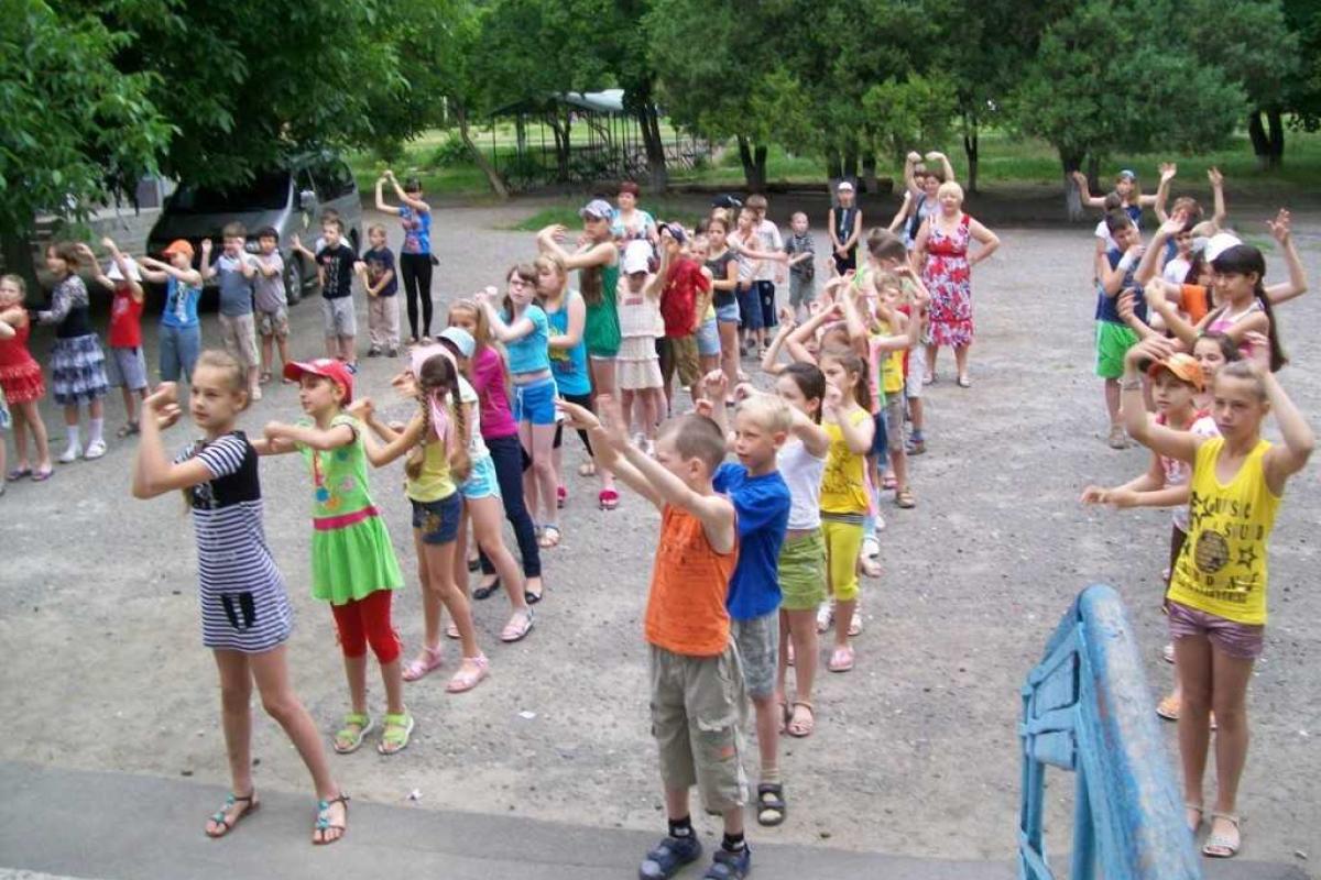 В июне в школах "ДНР" откроются детские лагеря В июне в школах "ДНР" откроются детские лагеря