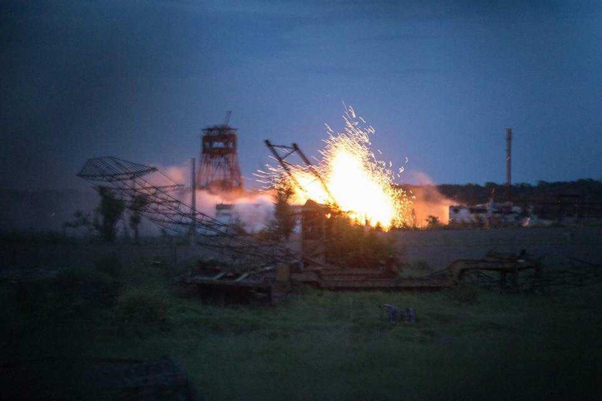 Обстрел шахты "Бутовка": в сети появились страшные кадры
