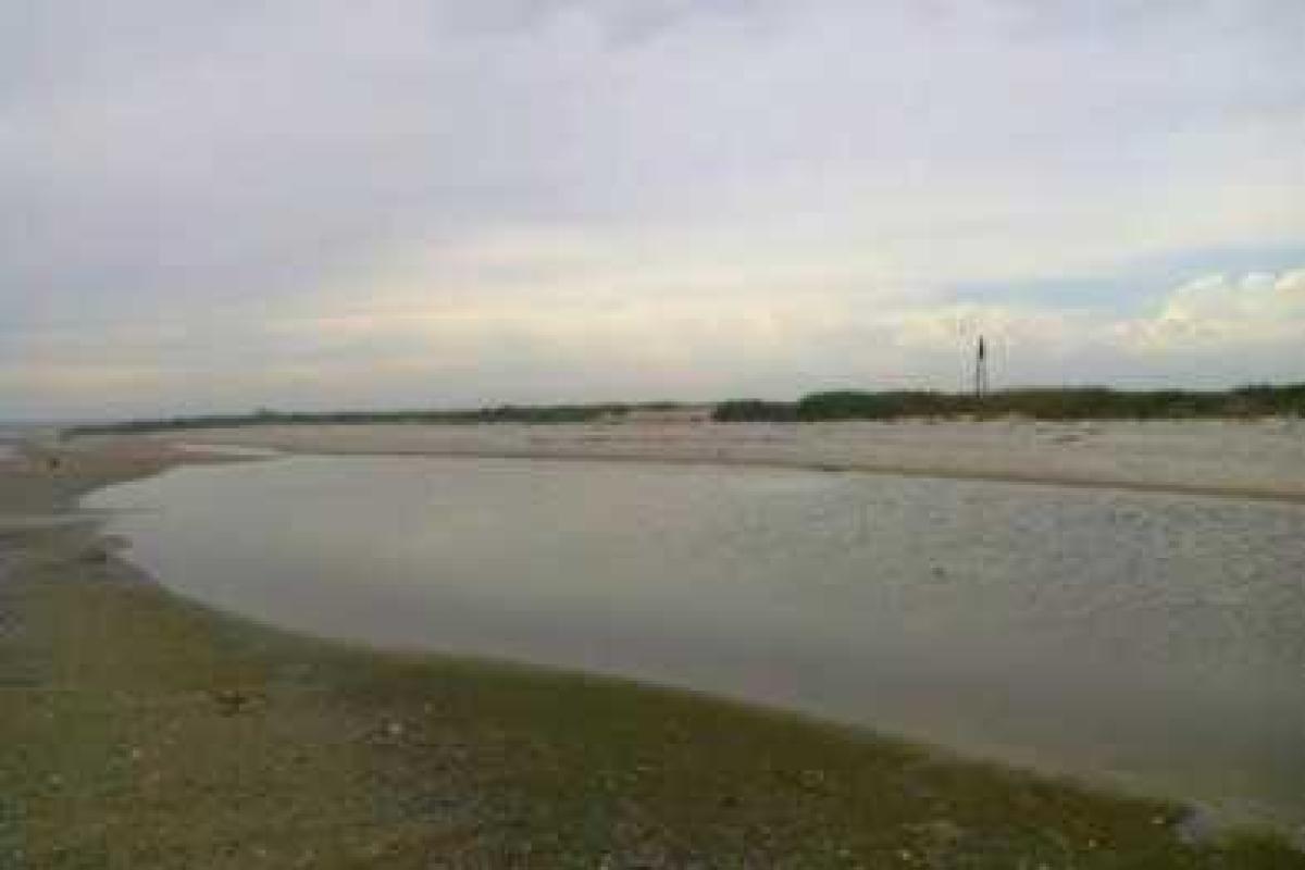 Край Белосарайской косы под Мариуполем открыли для отдыхающих