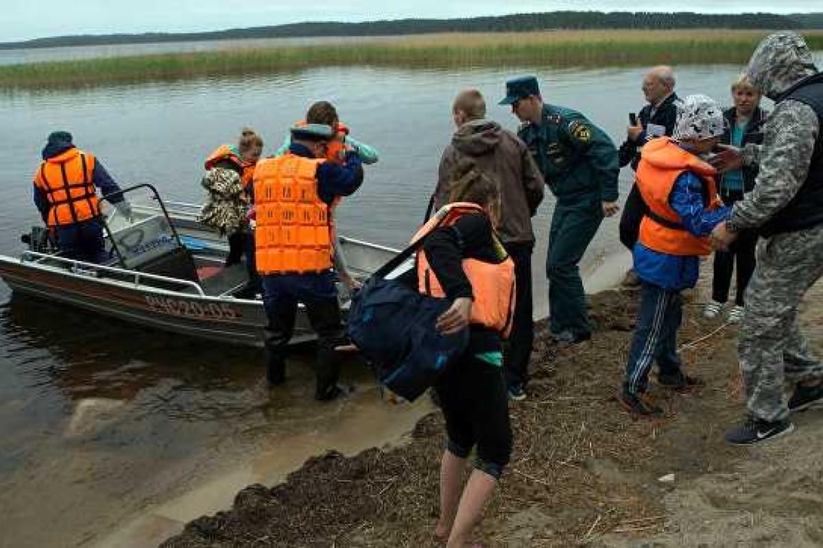 Родители погибших в Карелии школьников не могут прийти в себя