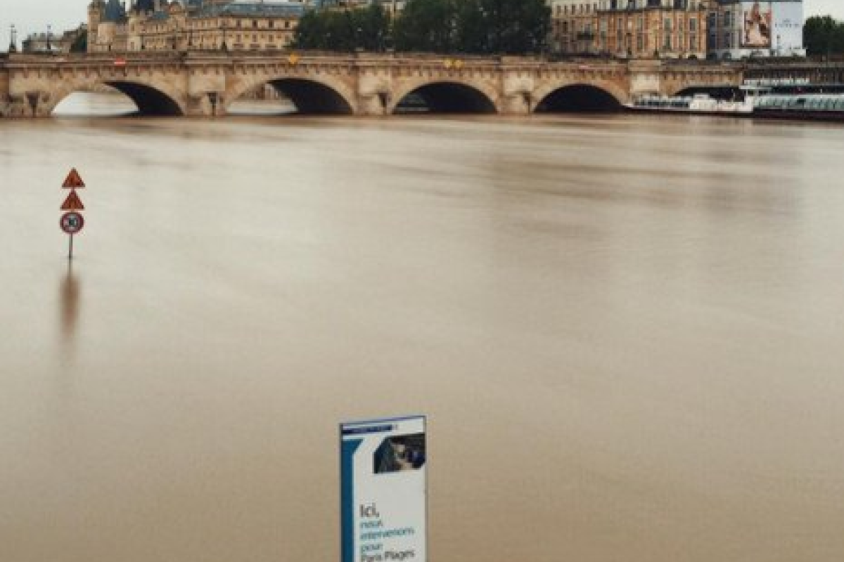 В Париже закроют Лувр из-за наводнения