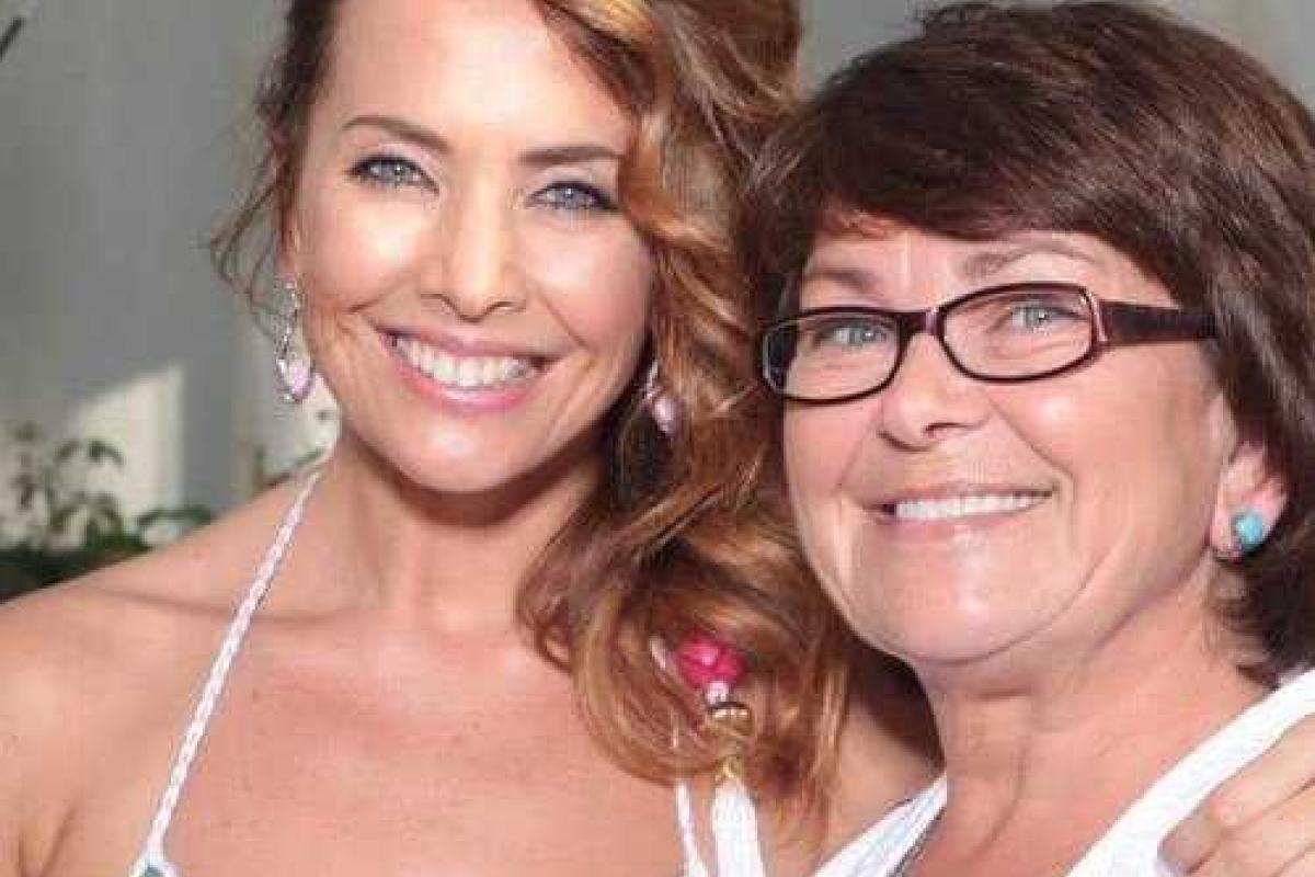 Мать Жанны Фриске впервые показала квартиру певицы