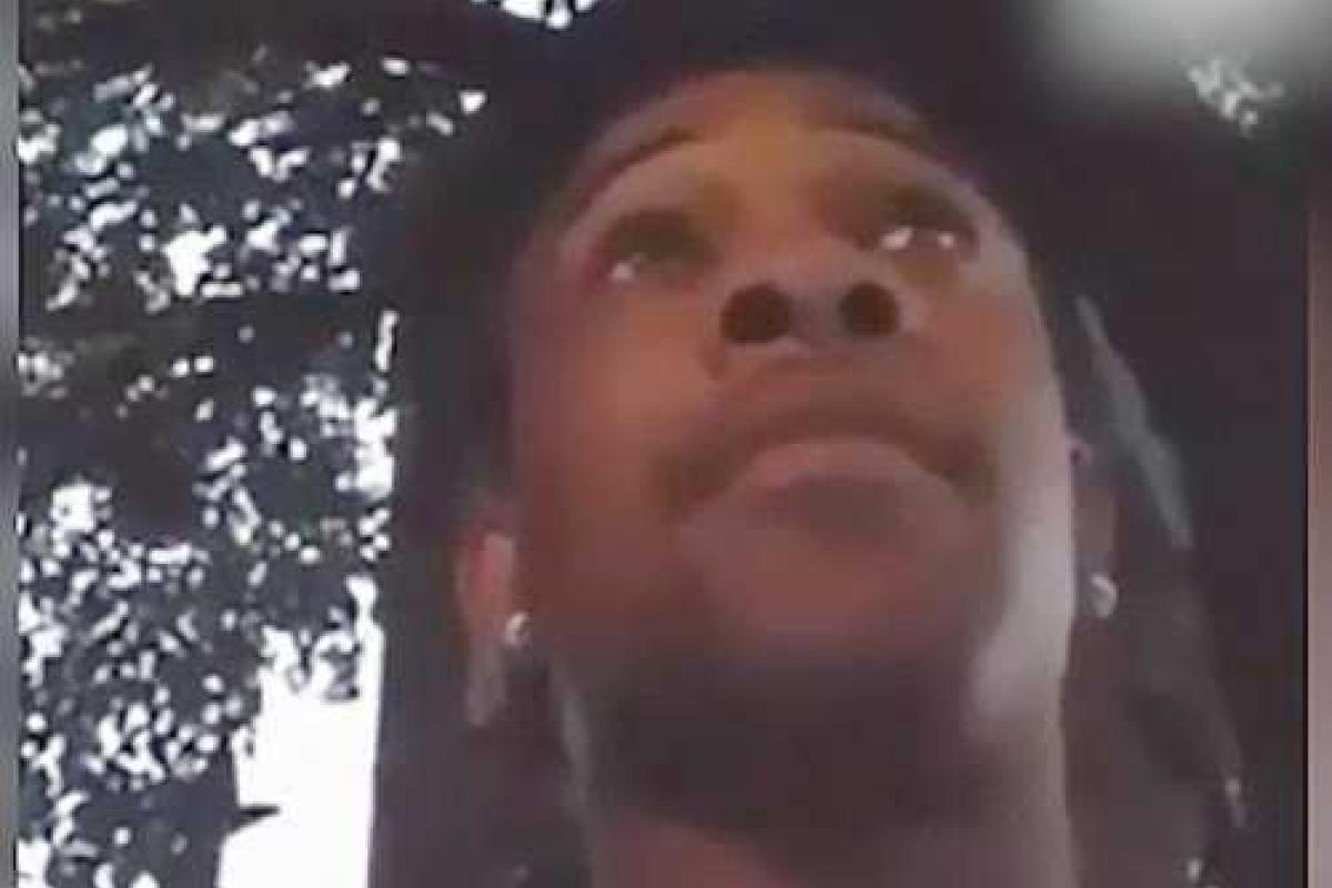 В Чикаго 28-летнего мужчину застрелили во время стрима в соцсети В Чикаго 28-летнего мужчину застрелили во время стрима в соцсети