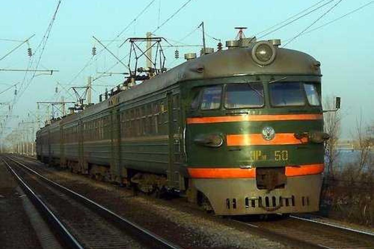 Электропоезд Москва-Чехов закидали камнями, пострадала пассажирка Электропоезд Москва-Чехов закидали камнями, пострадала пассажирка