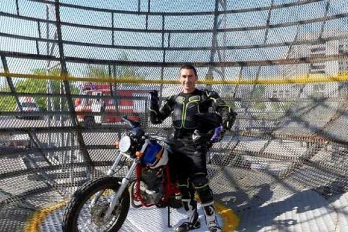 Украинский каскадер на мотоцикле побил мировой рекорд и попал в больницу
