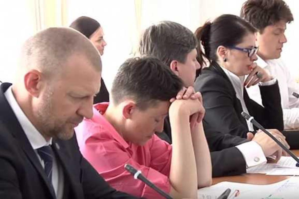 Савченко уснула на заседании комитета по нацбезопасности