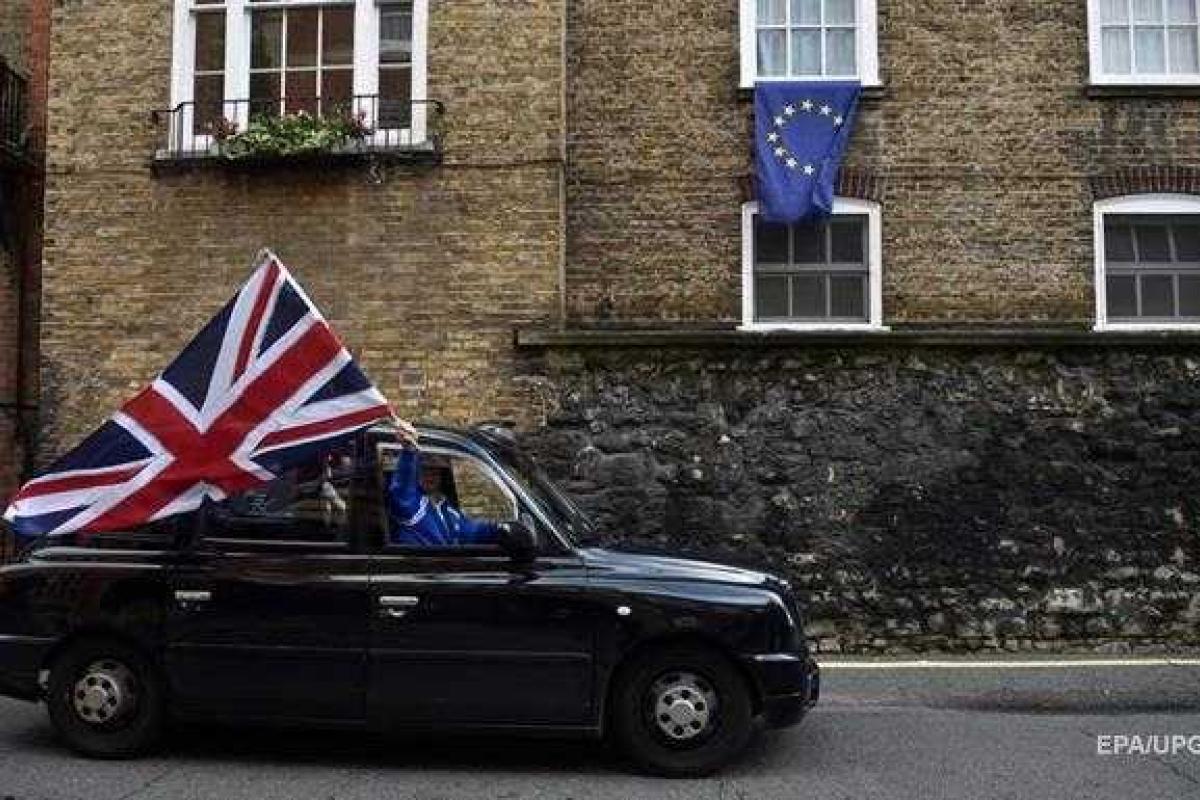 Более 2 миллионов британцев высказались за повторный референдум по Brexit Более 2 миллионов британцев высказались за повторный референдум по Brexit