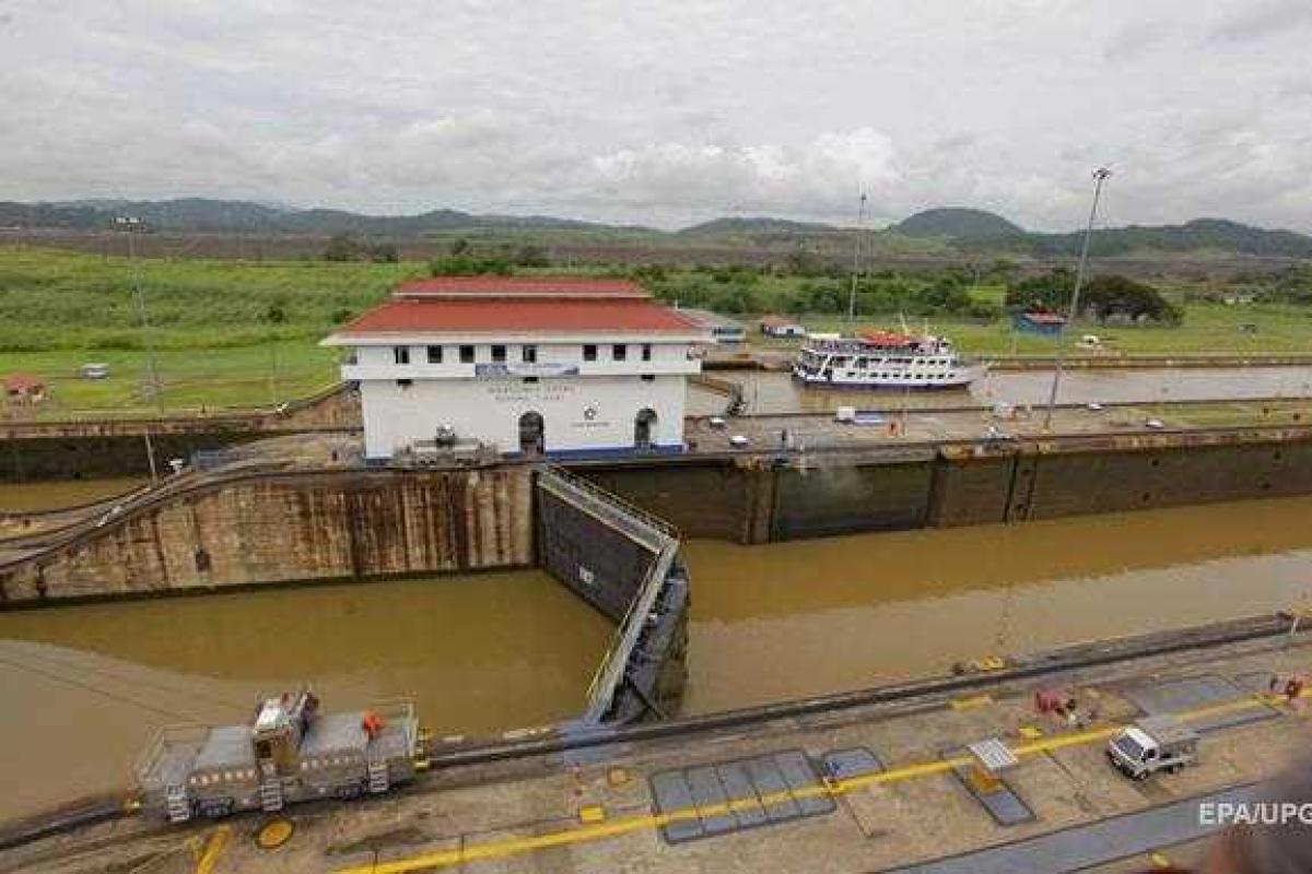 В районе Панамского канала столкнулись суда: более 20 пострадавших В районе Панамского канала столкнулись суда: более 20 пострадавших