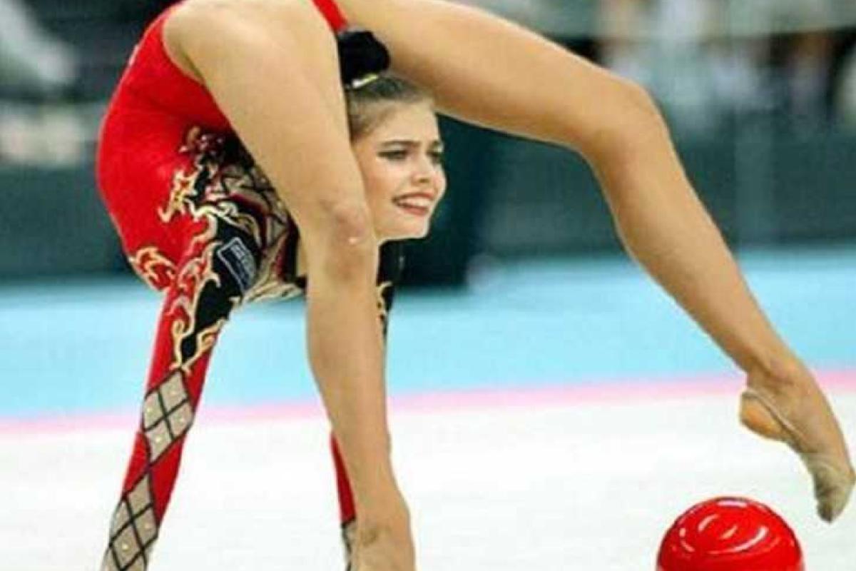 Пельмени и пиво? В сети потроллили внешность любовницы Путина Пельмени и пиво? В сети потроллили внешность любовницы Путина