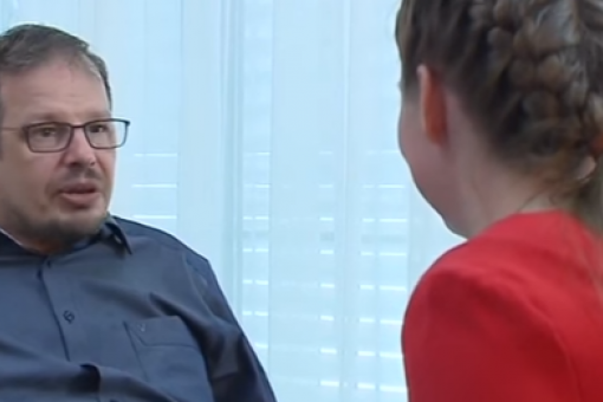 Немецкий журналист вышвырнул за дверь российских пропагандистов Немецкий журналист вышвырнул за дверь российских пропагандистов