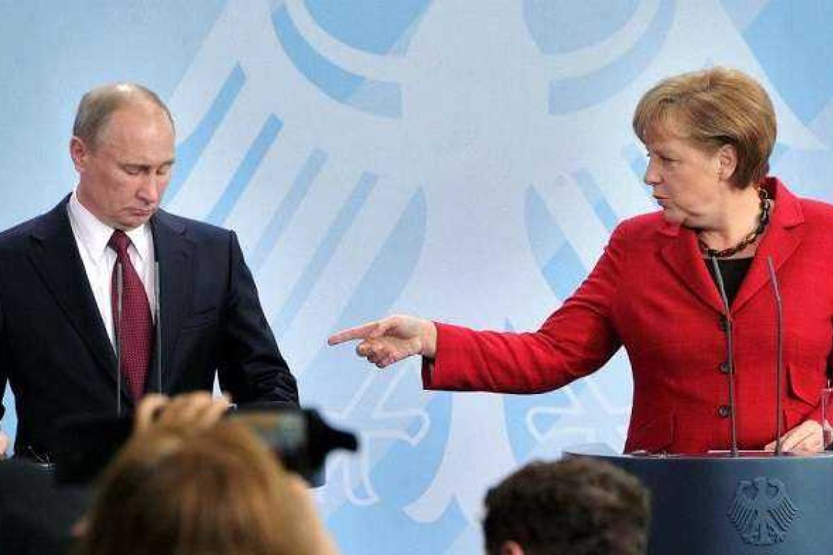 Меркель и Путин обсудят ситуацию на Донбассе перед саммитом НАТО Меркель и Путин обсудят ситуацию на Донбассе перед саммитом НАТО