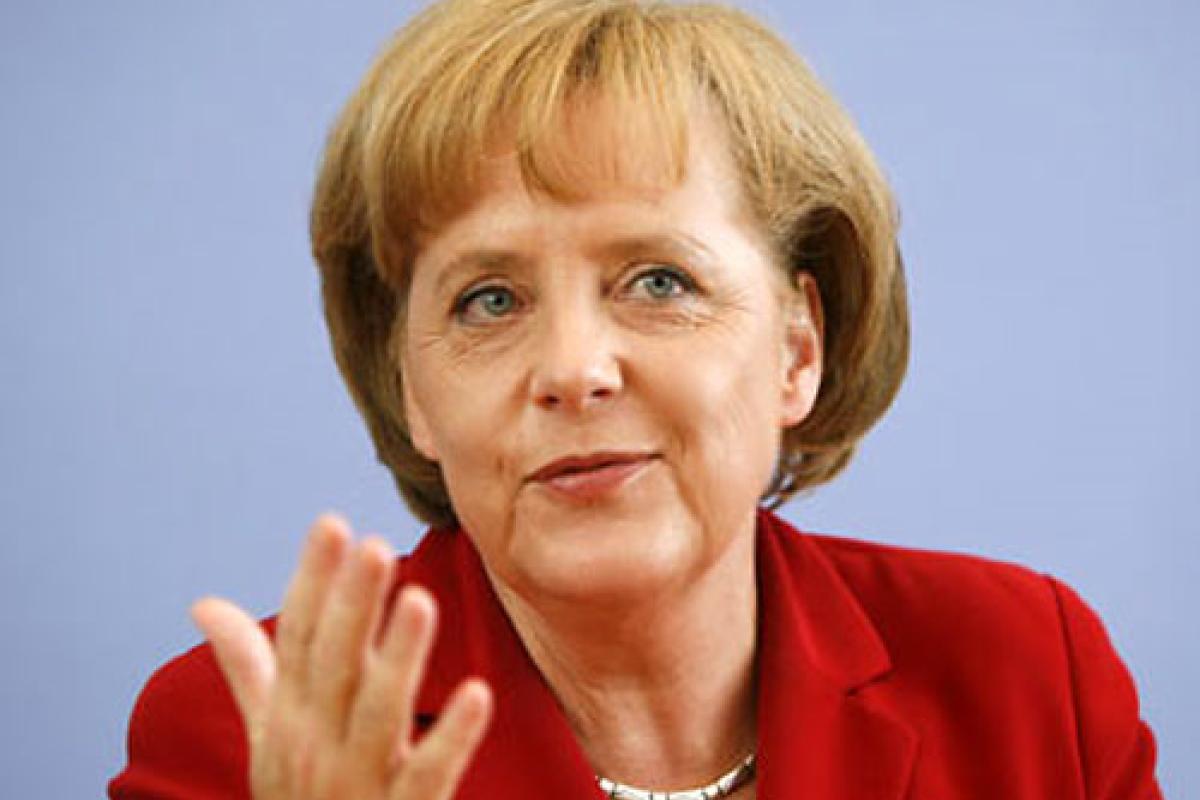 Меркель: Санкции против РФ отменят после того, как Украина вернет контроль над своей границей
