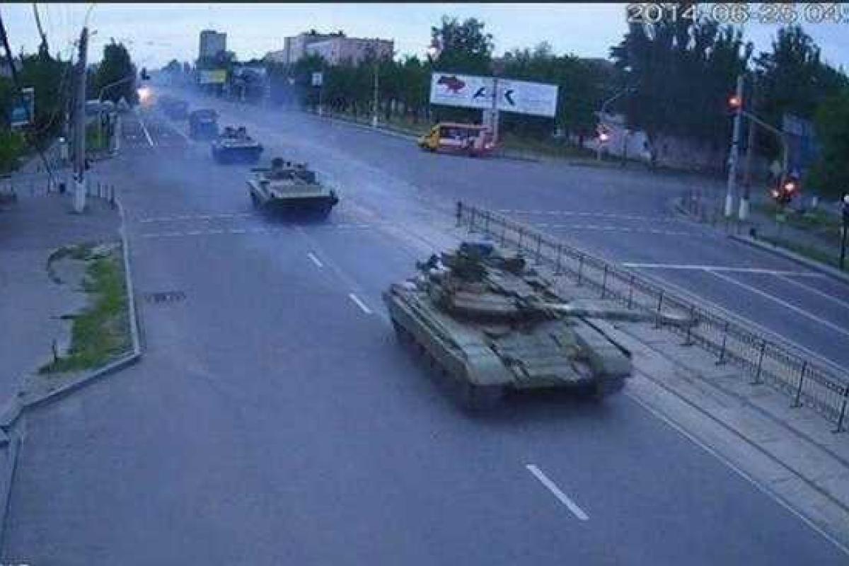 Боец ВСУ: "Боевики натаскали железа всякого и собираются куда-то продвигаться"