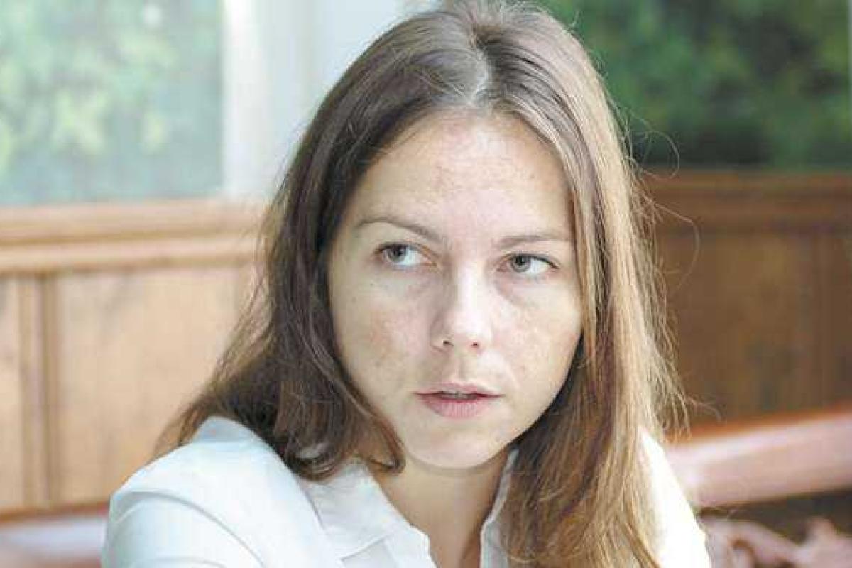 Смотрите и слушайте Надю, а не "политиков", - политолога возмутили слова сестры Савченко