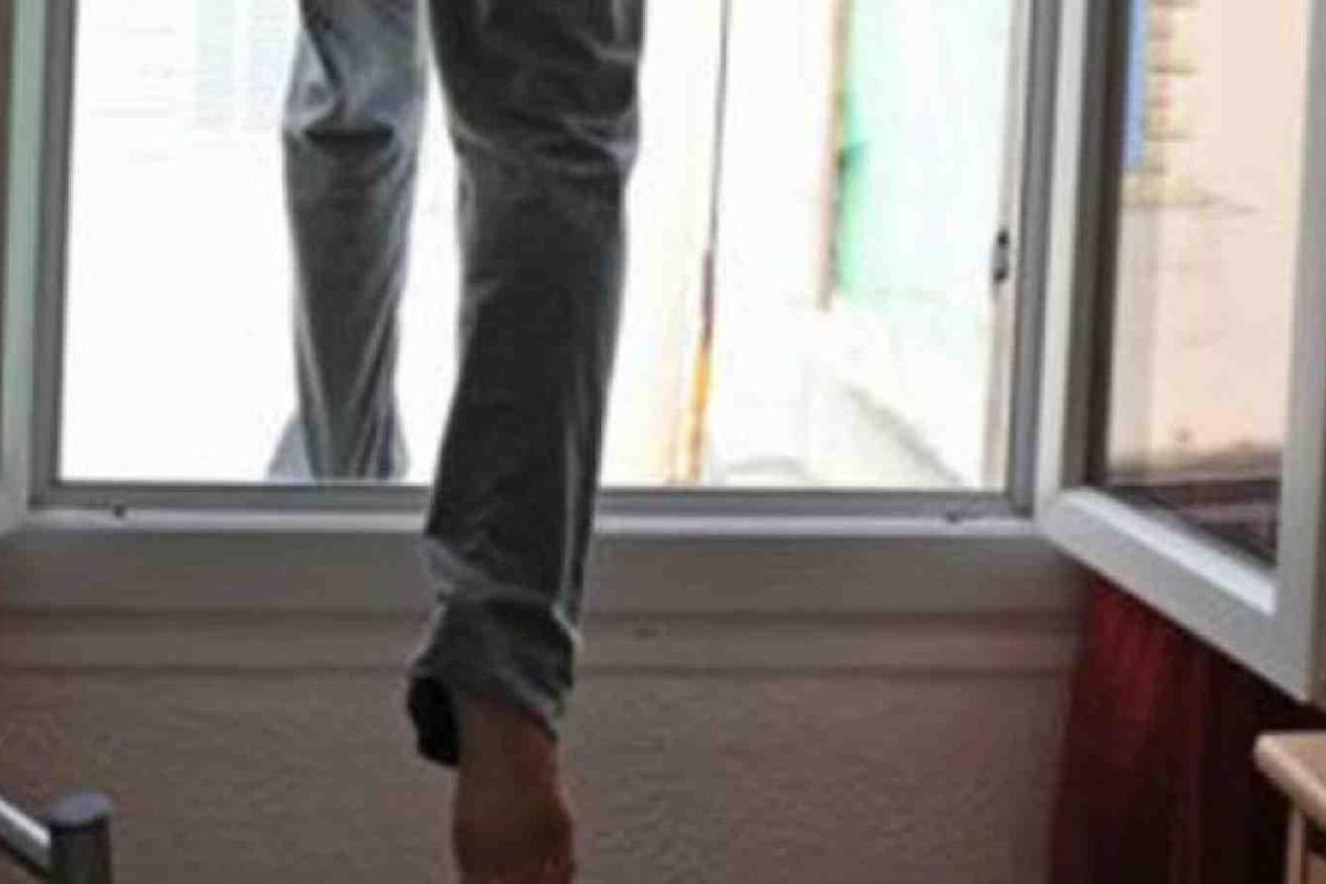 В Киеве студент из Житомирской области покончил жизнь самоубийством В Киеве студент из Житомирской области покончил жизнь самоубийством