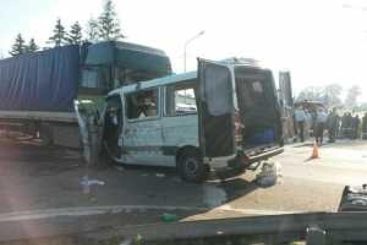 Названы имена пятерых украинцев, погибших в ДТП в Росии Названы имена пятерых украинцев, погибших в ДТП в Росии