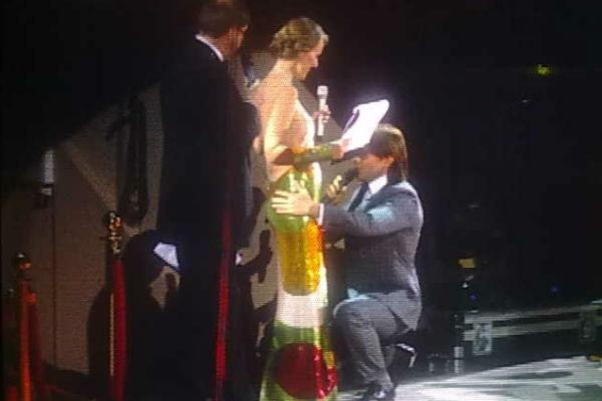 Андрей Малахов упал на колени перед Ксенией Собчак 