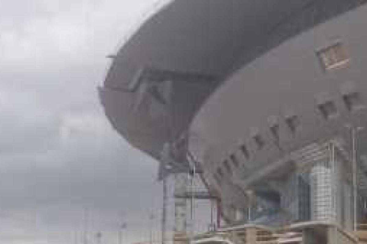 В Санкт-Петербурге строящийся к ЧМ-2018 стадион чуть не сдуло ураганом В Санкт-Петербурге строящийся к ЧМ-2018 стадион чуть не сдуло ураганом