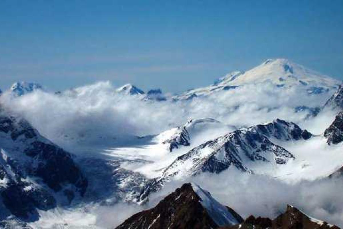 При восхождении на Эльбрус погиб украинец