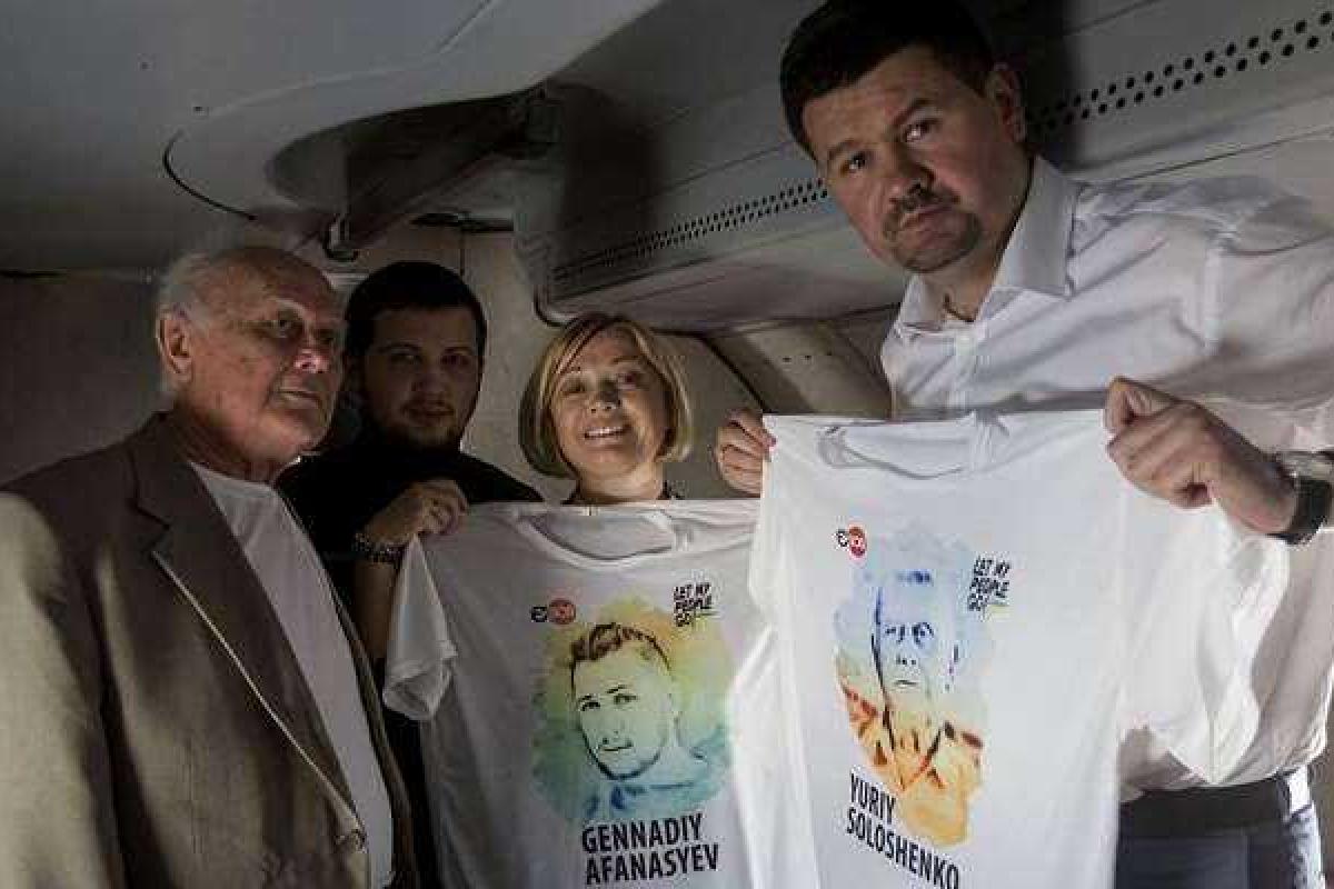 Украинцы Афанасьев и Солошенко освобождены из российского плена Украинцы Афанасьев и Солошенко освобождены из российского плена