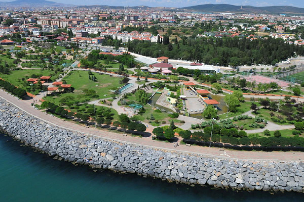 К берегу Стамбула прибыло судно с мертвыми украинскими моряками К берегу Стамбула прибыло судно с мертвыми украинскими моряками