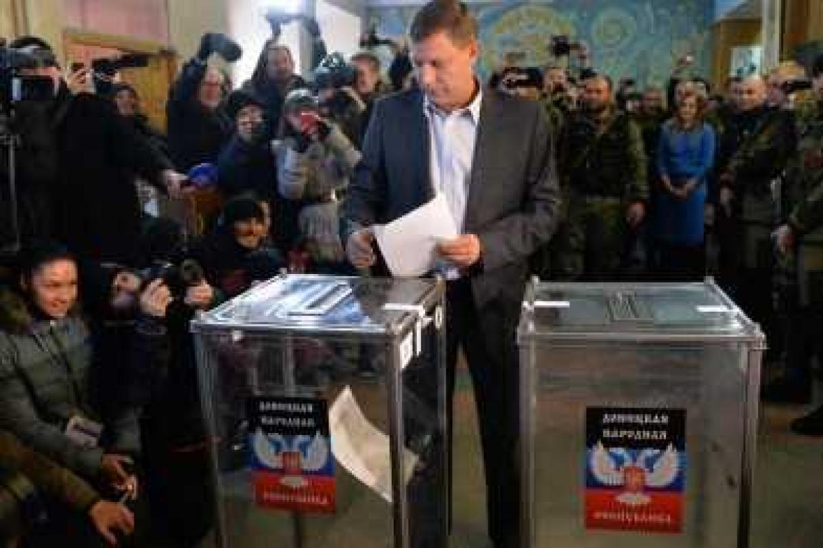 Захарченко угрожает провести выборы в "ДНР" без согласия Киева 