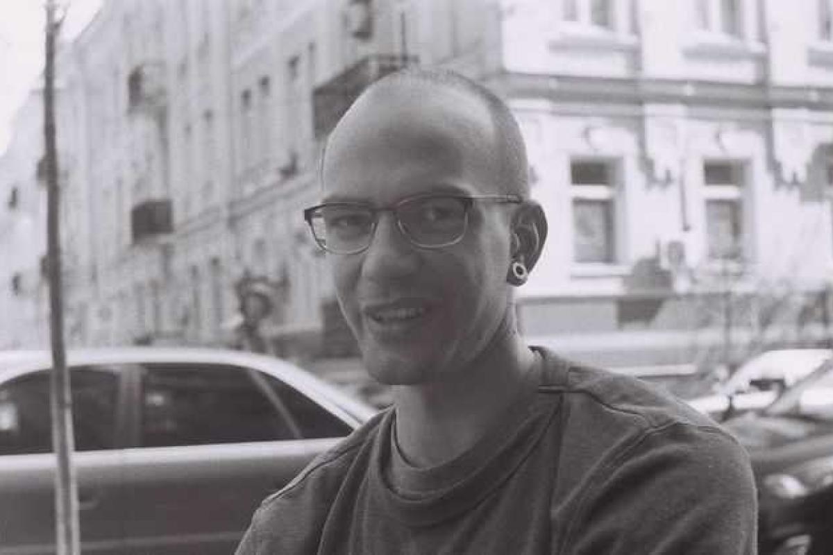 Фотограф Сергей Моргунов, жестоко избитый неизвестными в мае, возвращается к жизни Фотограф Сергей Моргунов, жестоко избитый неизвестными в мае, возвращается к жизни