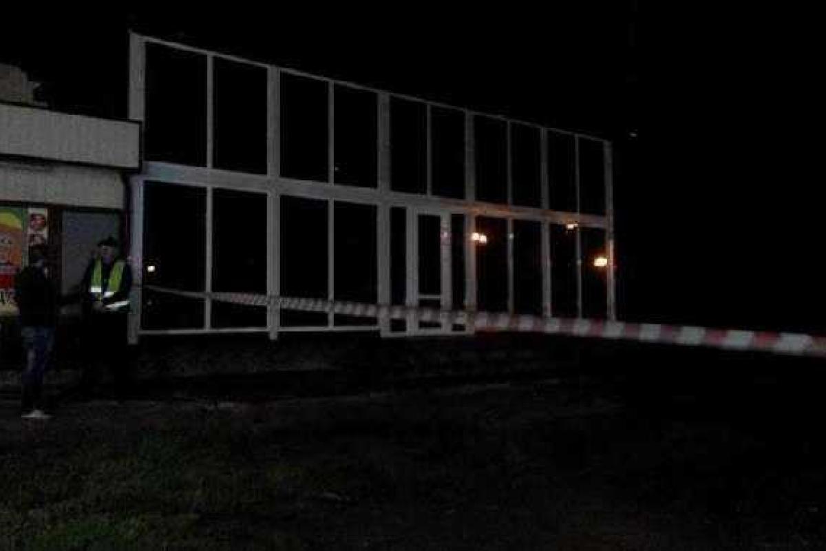 В Запорожье из гранатомета обстреляли шашлычную В Запорожье из гранатомета обстреляли шашлычную
