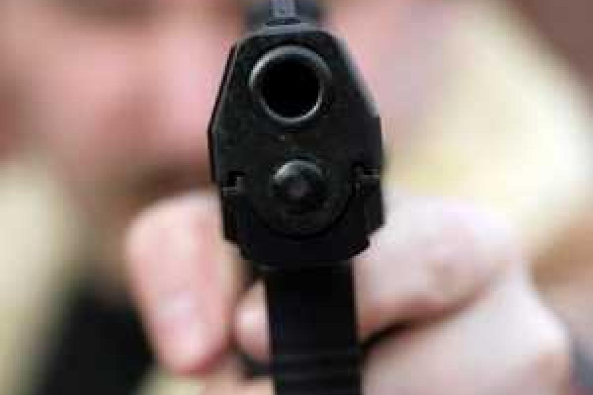 В подъезде жилого дома в Москве неизвестный расстрелял мужчину