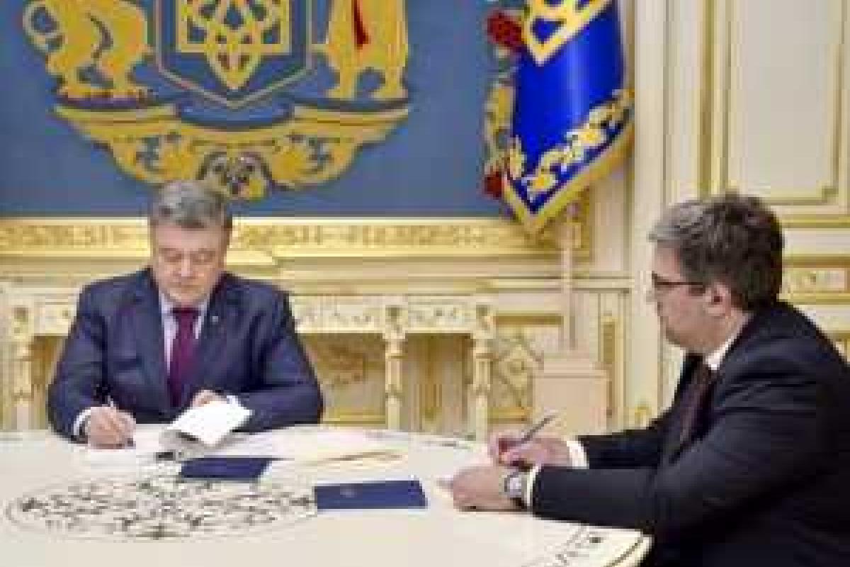 Петр Порошенко подписал закон об отмене налога на пенсии Петр Порошенко подписал закон об отмене налога на пенсии