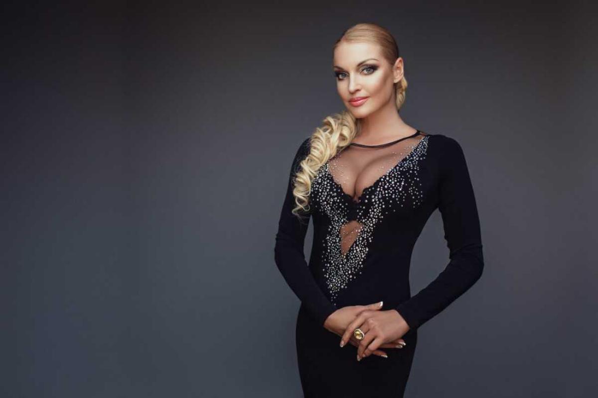 "А хотите я вам лифчик подарю?" - поклонники обсуждают очередное фото Волочковой