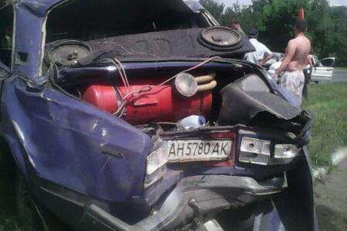 В Макеевке пьяный боевик совершил ДТП, - соцсети В Макеевке пьяный боевик совершил ДТП, - соцсети