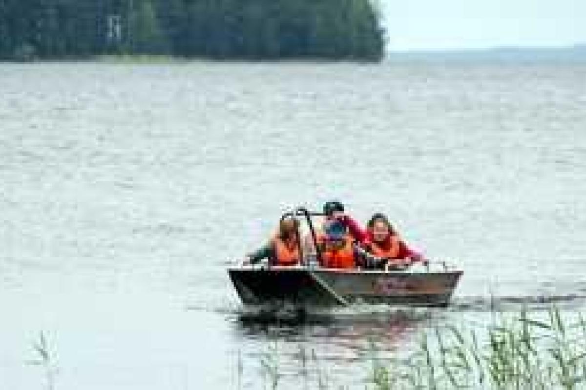 Трагедия в Карелии: спасатели нашли тело последнего утонувшего ребенка Трагедия в Карелии: спасатели нашли тело последнего утонувшего ребенка