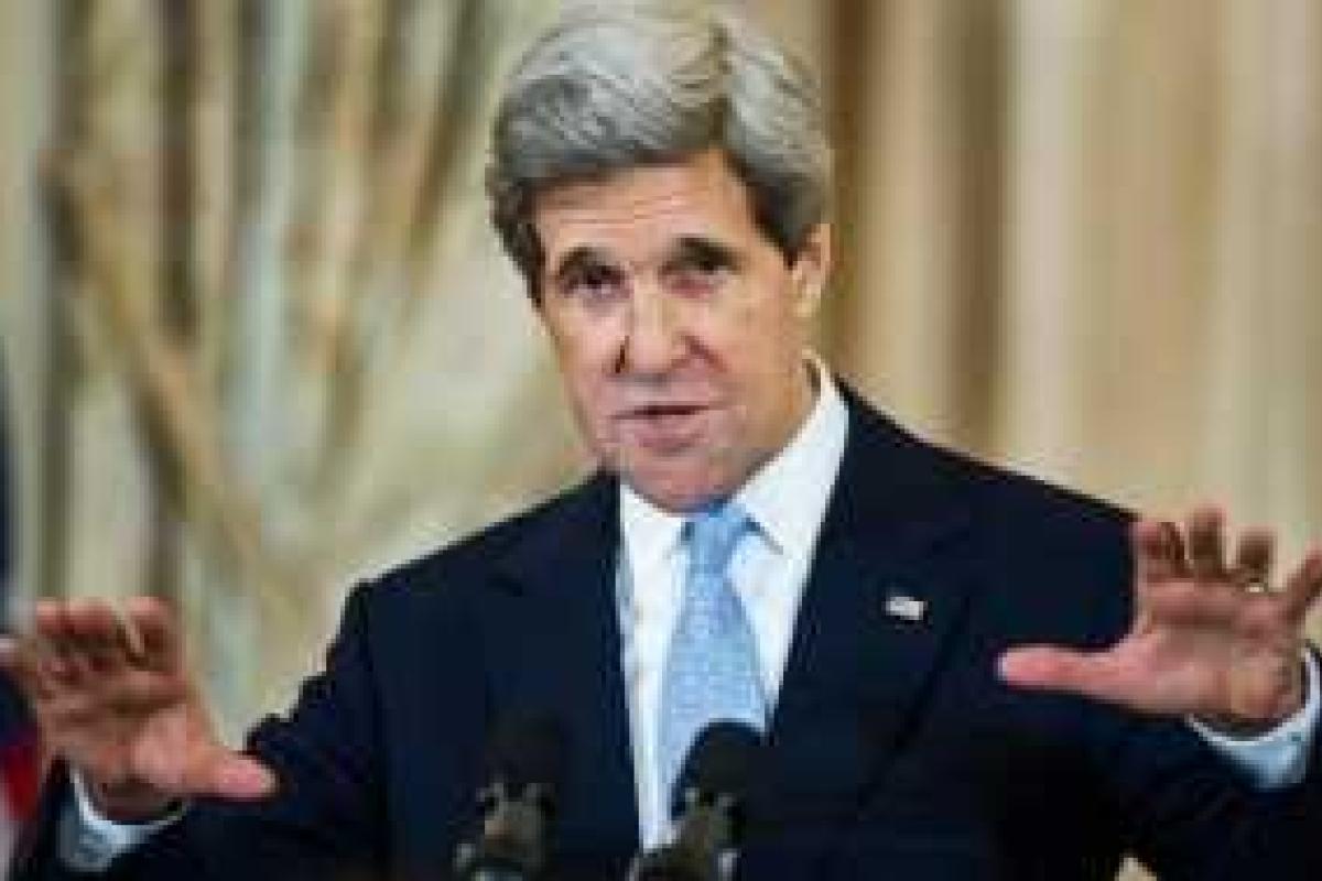 Керри: России пора заняться сохранением экономики, а не демонстрацией военной силы