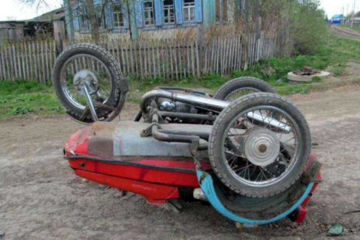 В Тюменской области 4-летняя девочка насмерть разбилась, катаясь на мотоцикле В Тюменской области 4-летняя девочка насмерть разбилась, катаясь на мотоцикле